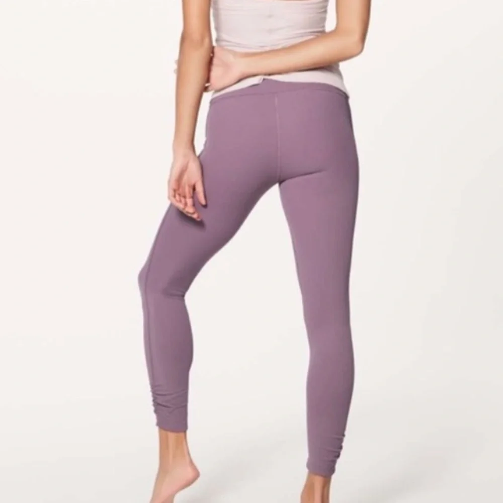 Lululemon Awakening Tight Taryn Toomey Collection dusty mauve LE‎ size 10 NWT